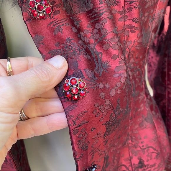 Kay Unger Red Floral Brocade vintage Blazer with Black Fur Collar - Picture 3 of 11